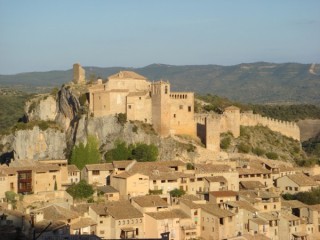 ALQUEZAR : Photos du village dAlquezar (Aragon)