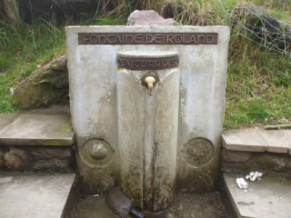 4me tape la Fontaine de Roland (1344 m)