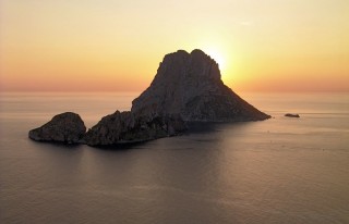 Coucher de soleil sur lilt Es Vedr  Ibiza