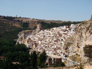 Photo du village et du chteau d'Alcala del Jucar...