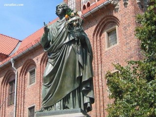 La statue de Copernic  Torun