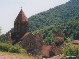 Le complexe monastique d'Haghartsine dans le Petit Caucase