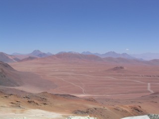 Le plateau de Chajnantor dans le dsert de l'Atacama