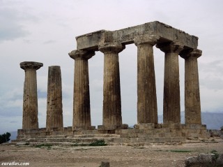 Le temple d'Apollon  Corinthe, VIe sicle av. J.-C...