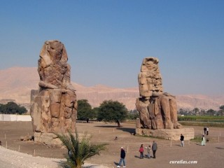 Louxor, Thbes ouest, les colosses de Memnon