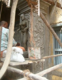 Restauration manuelle des statues