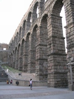 Les piliers de l'aqueduc