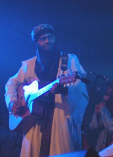 Abdallah de Tinariwen  Bruxelles lors de la nuit touargue