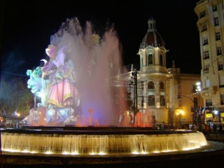 Photo de la Plaza del Pais Valenciano et de l'Ayuntamiento...