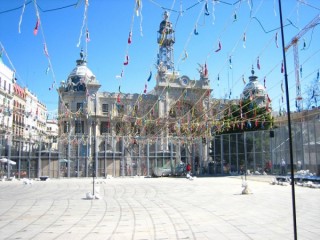 Photo de la Plaza del Pais Valenciano et de l'Ayuntamiento...