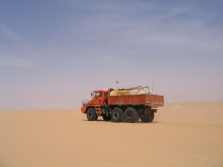 Camion chinois entre Fachi-Bilma