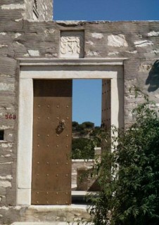 Apiranthos - Entre de la forteresse