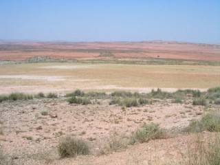 Photo de paysage désertique entre Azaila et Belchite...