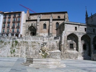 Photo de Burgos - Plaza de Santa Maria, face  la cathdrale...