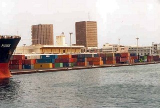 Containers sur les quais