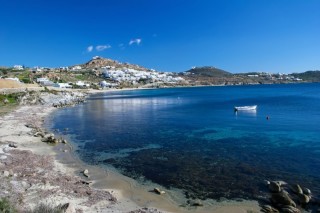 Crique aux eaux cristallines