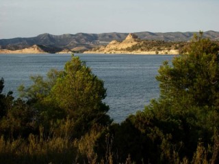 Photo du barrage (Embalse) de Caspe et Mequinenza...