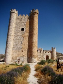 Photo du village et du château d'Alcala del... Photo du village et du château d'Alcala del...