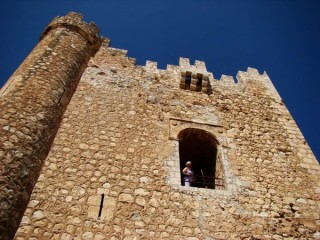 Photo du village et du château d'Alcala del... Photo du village et du château d'Alcala del...