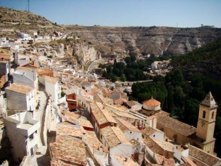 Photo du village et du chteau d'Alcala del...