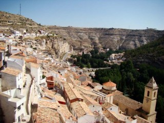 Photo du village et du chteau d'Alcala del...