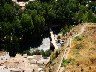 Photo du village et du chteau d'Alcala del...