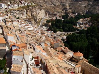 Photo du village et du chteau d'Alcala del Jucar...