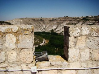 Photo du village et du château d'Alcala del... Photo du village et du château d'Alcala del...