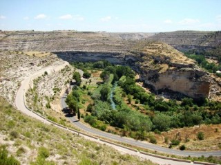 Photo du village de Jorquera et du caon del Rio...