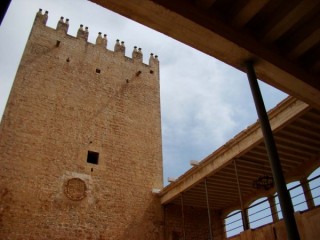 Photo du village et du château de Velez Blanco (Andalousie...