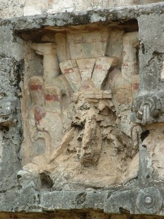 Dtail de la faade (niche centrale)