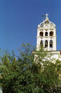 Gros plan sur le clocher de Agia Triada