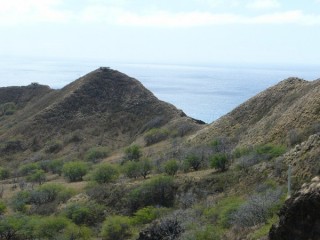 Gros plan sur les flancs du cratre