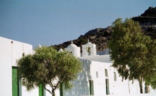 Halakas : vue sur le monastre de Agios Ioannis