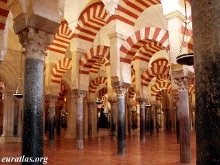 La grande mosquée de Cordoue, convertie en cathédrale