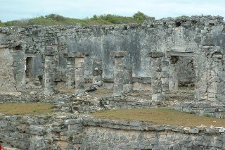 La maison aux colonnes (1/2)