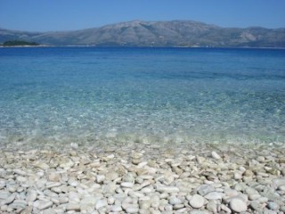 La plage de Lumbarda