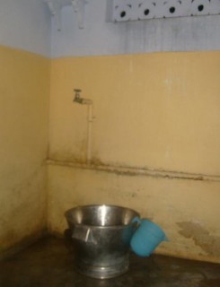 La salle d'eau et sa douche