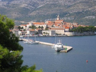 La ville de Korcula et son port