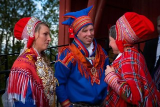 Lapons en costume traditionnel