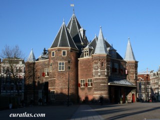 Le Waag d'Amsterdam, une ancienne porte de la vill...