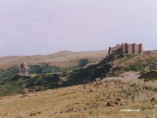 Le château d'Amberd (XIe siècle) sur le mont Araga...