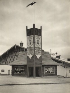 Le pavillon  l'exposition universelle de...