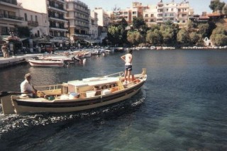 Le port et le lac Voulismni (2)