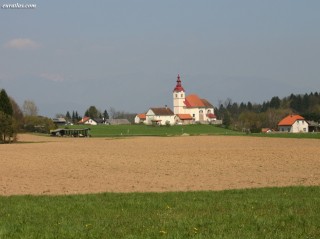 L'église de Skarucna