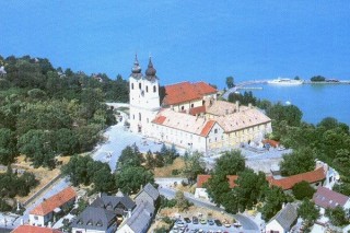L'glise sur la presqu'ile de Tihany