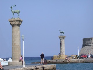 L'entrée du port de Rhodes