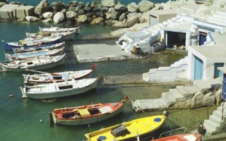 Les garages  bateaux de Mandrakia