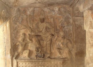 Les sculptures sur le parcours des centaines de...