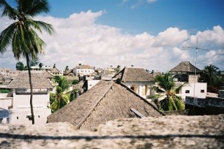 Les toits de Lamu vus depuis le fort